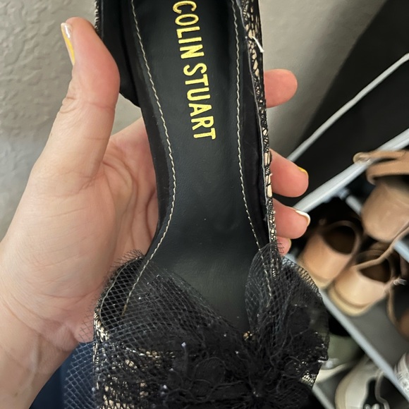 Worn one time !!!! Colin Stuart heels/ gold & black lace - Picture 4 of 5